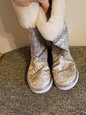 Coach metallic  Silver Patterned Shearling-Lined Boots Size 8